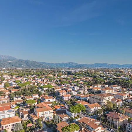 Apartment Dei Fiori By Interhome Lido di Camaiore