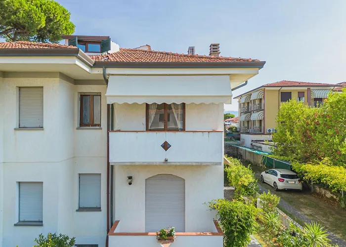 Dei Fiori By Interhome Lido di Camaiore